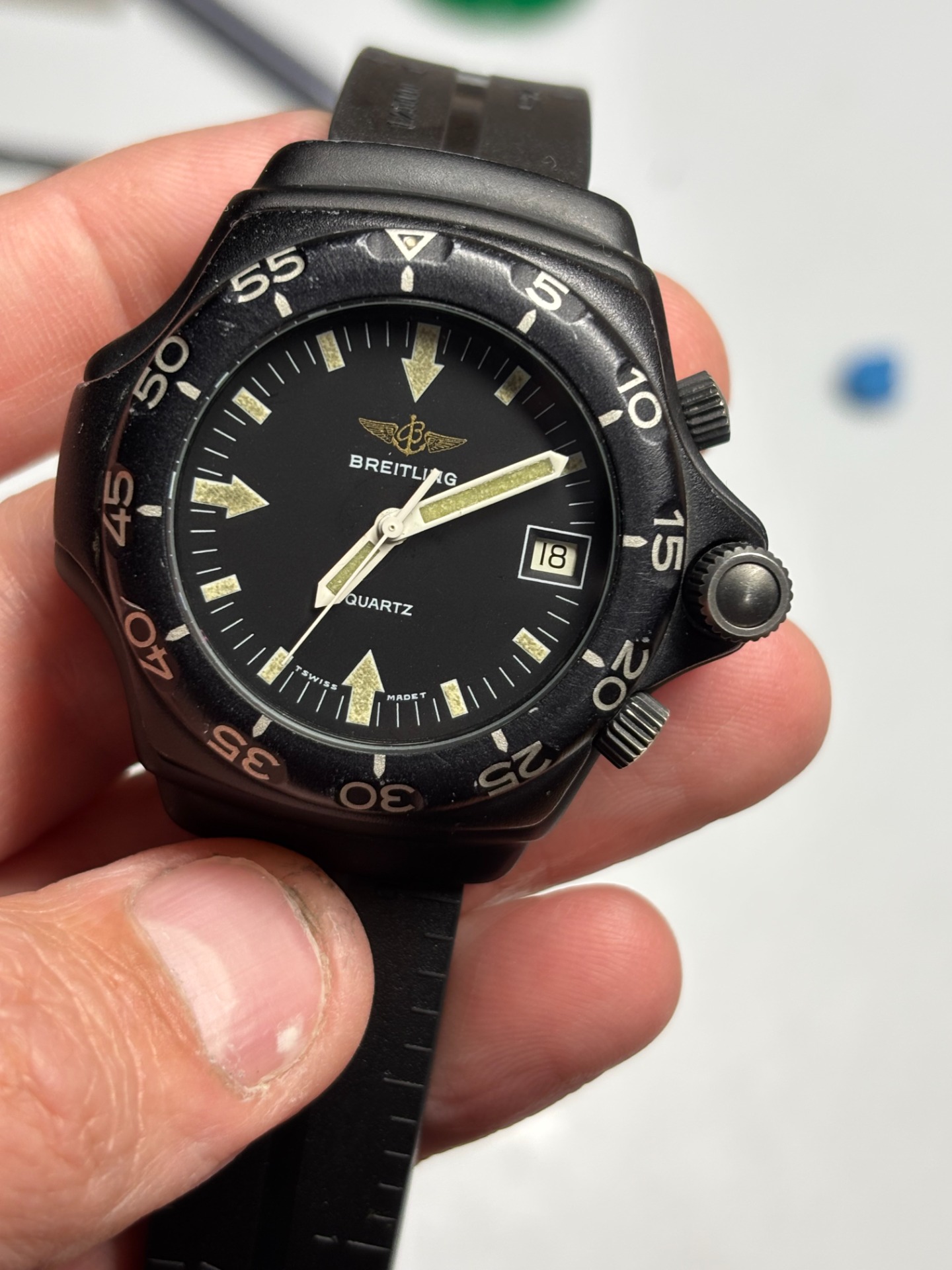 Nieuwe lume in de wijzers, zo goed als mogelijk aangepast aan lume op originele wijzerplaat